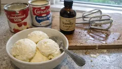 Εύκολο παγωτό βανίλιας με ζαχαρούχο και εβαπορέ — χωρίς παγωτομηχανή